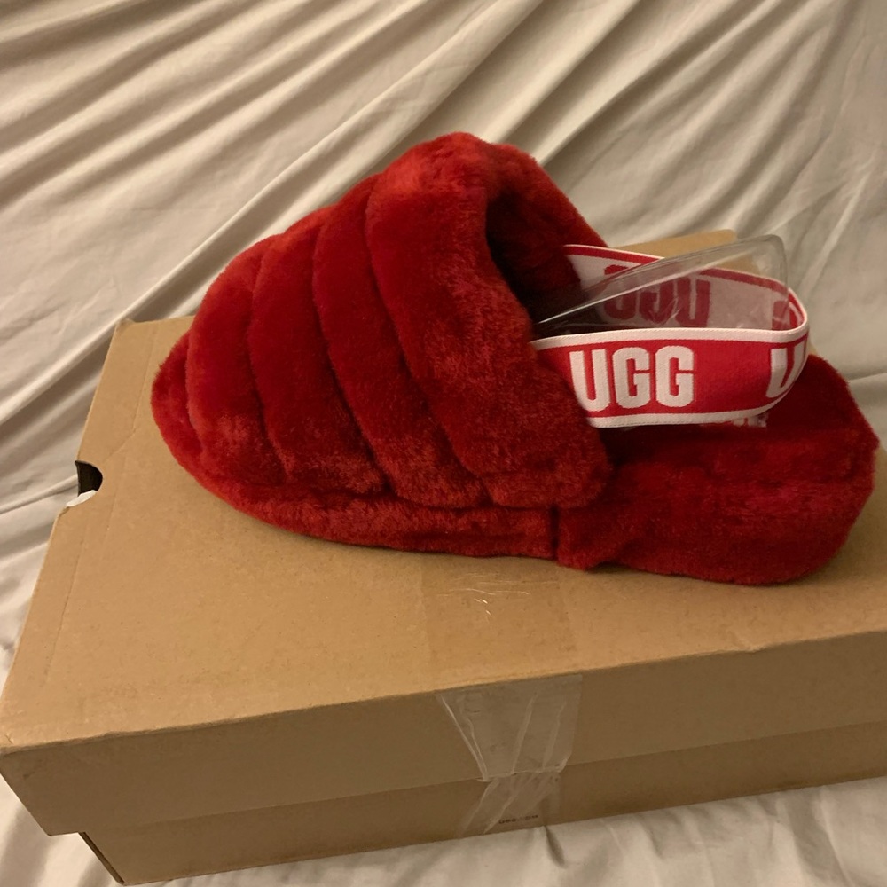 Ugg fluffy yeah size 9